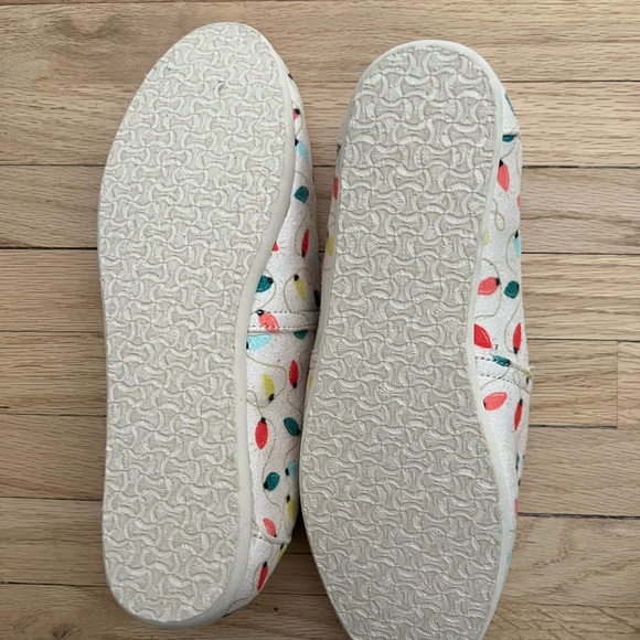 NWOT Belmont Forged Iron Tree Lights Print Christmas Holiday Shoes Size 6.5 - Picture 3 of 6